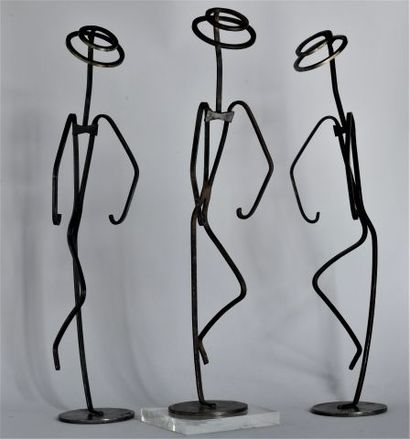 null Charles KIFFER (1902-1992). 

Ensemble de trois sculptures en fer représentant...