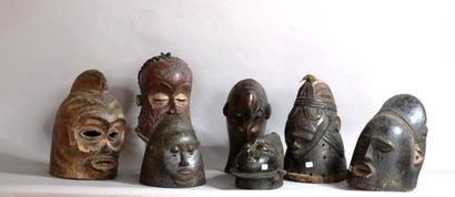 null NIGERIA 

Lot de sept masques heaume en bois sculpté polychrome

XXe, de style...