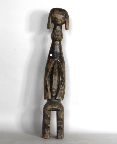 null NIGERIA

Statue en bois sculpté. 

XXe, de style MUMUYE

H : 50 cm

(Fente et...
