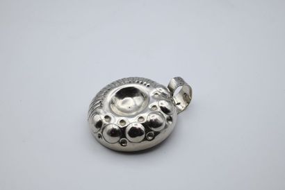 null Small silver wine taster with embossed decoration of ribs and cupules. 

Second...