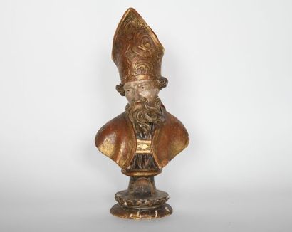 null Bishop's bust 

Painted wood sculpture on pedestal

18th century 

H : 53 cm

(Insect...