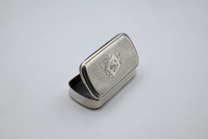 null Rectangular pill box in silver with guilloche and centered on a cartouche with...