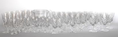 null SAINT-LOUIS

Partie de service de verres en cristal taillé modèle "Bidassoa"...
