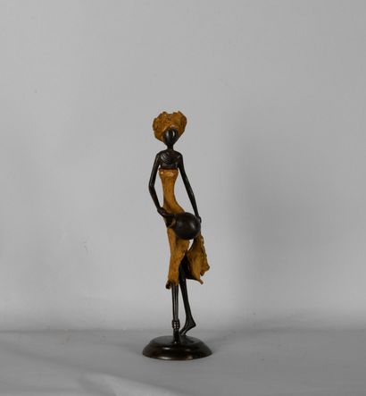 null Malick GUIRA (Burkina-Faso XXIe siècle) 

La porteuse d'eau 

Epreuve en bronze...
