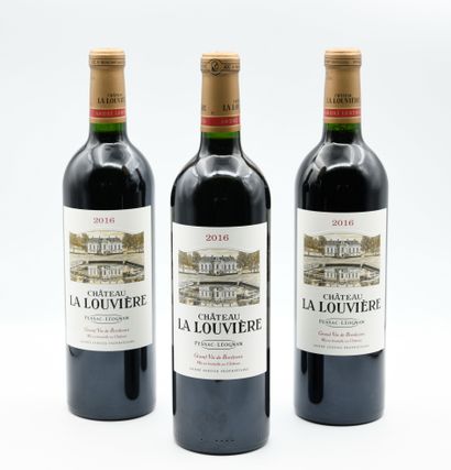 3 bouteilles Château LA LOUVIERE. Pessac-Léognan...