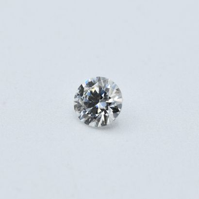 null Moissanite of round form of approximately 0.98 carat (6.50 mm x 6.51 mm x 3.98...