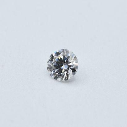 null Moissanite de forme ronde d’environ 0,98 carat (6,50 mm x 6,51 mm x 3,98 mm),...