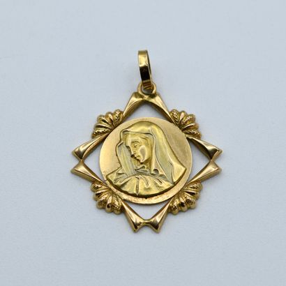 Médaille de la Vierge Marie en or jaune 750‰

Non...