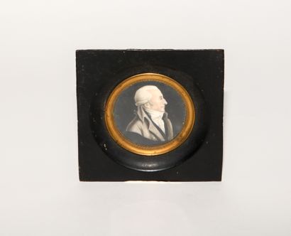 null École française de la fin du XVIIIe 
Portrait d'un homme de profil
Miniature...