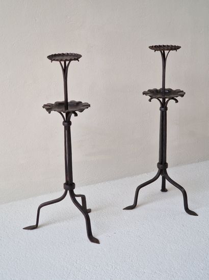 null LYONNAIS WORK (?), circa 1920-1930

Pair of tripod display stands in hammered...