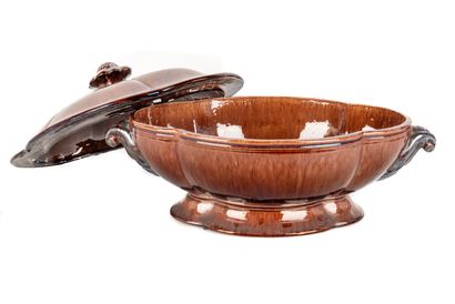 null Dieulefit (Drôme), circa 1920/1930

Important tureen in brown glazed clay

25...