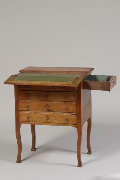 null Small writing cabinet, in fruit wood, with a half flap top 

and four drawers...