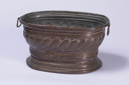 null Important copper refreshment stand with repoussé decoration of gadroons, stepped...