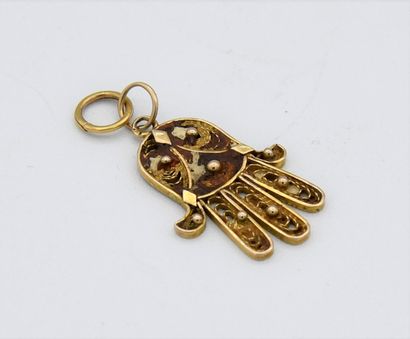 null Médaille main de Fatma en or jaune 18 carats
(750 millièmes), ajourée, anciennement
émaillée....