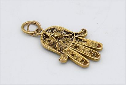 null Médaille main de Fatma en or jaune 18 carats
(750 millièmes), ajourée, anciennement
émaillée....