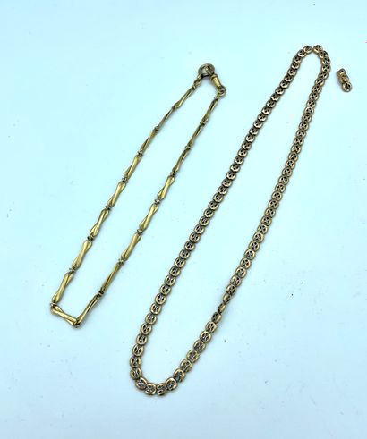 *Lot in yellow gold:
- watch chain (24.17g)
-...