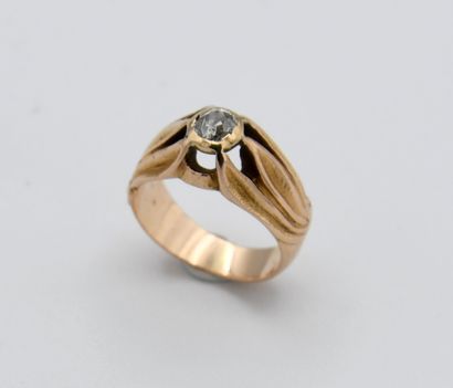 Small yellow gold alloy ring (585 thousandths)...