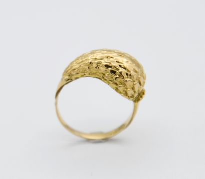 18K (750 thousandths) yellow gold ring with...