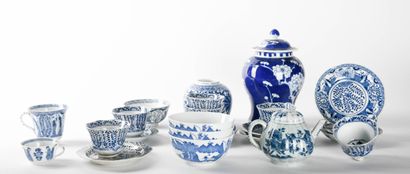 CHINE. 
Réunion de porcelaines modernes à...