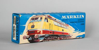 null MARKLIN.
DB 103 113-7 beige and red HO locomotive.
Reference 3054.
Very good...