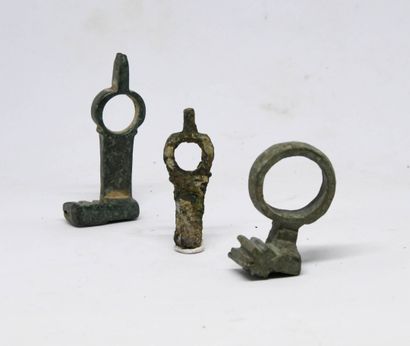 null Set of 5 antique wrought-iron and bronze keys, probably Gallo-Roman
- smallest,...