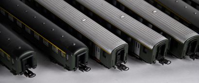 null LIMA.
Reunion of twelve SBB CFF passenger cars, various classes and models....