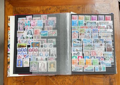 null [Stamps]
Monaco + TAAF subscriptions.
**
1 Bag

Expert : Cabinet Behr