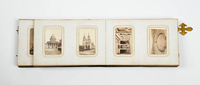 null Cartes de Visites 1860/1880
Very handsome album containing eighty (88) albumen...