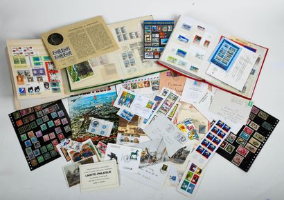 null Important stamp collection consisting of four albums mainly after 1950 and a...