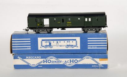 null MECCANO - HOrnby-acHO.
Reunion of two bogie cabooses.
Reference 7311.
Very good...