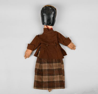 null Rare professional Guignol puppet attributed to Louis Bellesi, from the Théâtre...