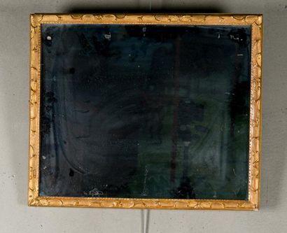 null Miroir ancien, baguette en bois doré XVIIIè. 53 x 64