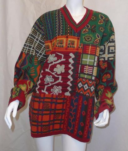 KENZO. 1990 ? Pullover Homme en tricot laine et acrylique, motif patchwork. Taille...