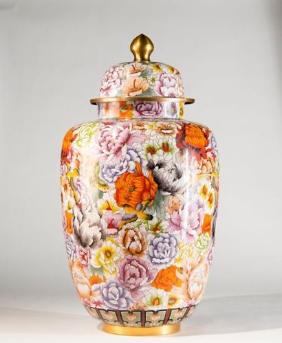 CHINE Important pot couvert en bronze cloisonné, à décor de fleurs et volatiles....