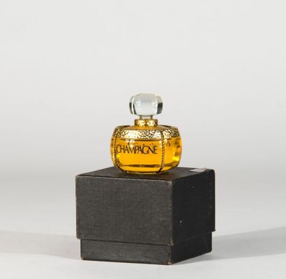 Yves Saint-Laurent Champagne, flacon de 50 ml avec parfum d'origine. Avec sa boîte....