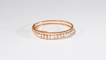 Bracelet rigide en or rose orné d'une ligne...