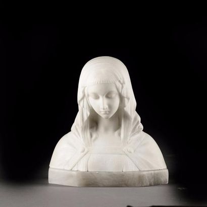 Giuseppe GAMBOGI (1862-1938) Vierge en prière. Buste en marbre de carrare taille...