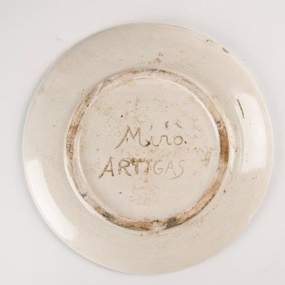 Joan MIRO (1893-1983) et Josep Llorens ARTIGAS (1892-1980) Rare plat rond en céramique...