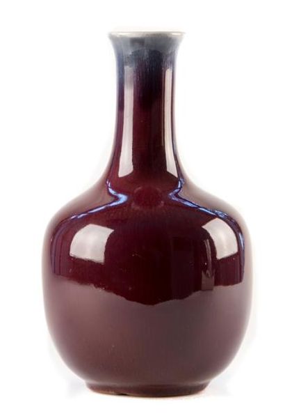POL CHAMBOST (1906-1983) Vase en céramique couleur "sang de boeuf", signé au revers,...