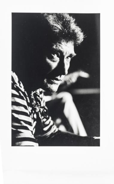 Jean-Loup Sieff (1933-2000) Johny Halliday. Paris 1987. Epreuve argentique. Cachet...