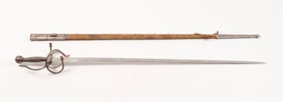 null Epée à branche style XVIème siècle.
Fusée filigranée, monture en fer, lame droite...