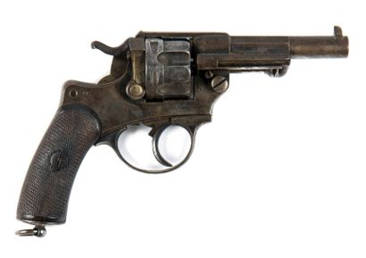 null Revolver modèle 1874 S1885, prix de tir.
Plaquettes de crosse quadrillée dont...