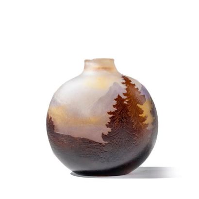 null Emile GALLE (1846-1904). Vase de forme gourde à panse aplati à décor "forêt...