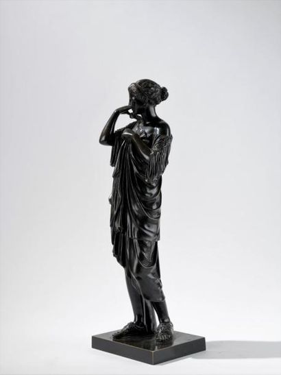 null Diane de Gabies, d'après le modèle antique en marbre conservé au Musée du Louvre....