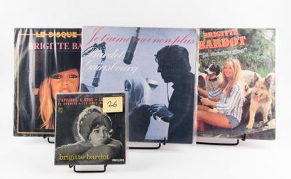 null Lot de 2 disques 33t dont 1 double et 2 disques 45t dont 1 MAXI et 1 EP de Brigitte...