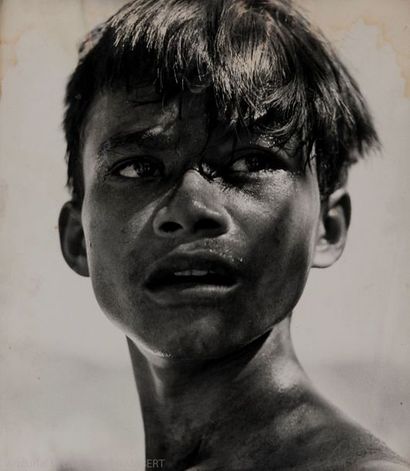 null Werner BISCHOF (1916-1954). Portrait de jeune péruvien. Photographie argentique...