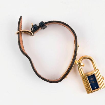null Bracelet montre Kelly de la maison Hermès, bracelet cuir bleu marine, boîtier...