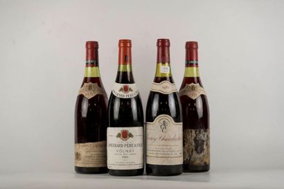 null Lot 4 Bts : 

2 Bts Nuits-Saint-Georges, 1974, Joseph Drouhin. (niveaux normaux,...