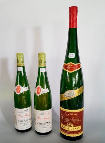 null Lot 1 Magnum et 2 Bts :

1 Magnum Vin Blanc d'Alsace Riesling Reserve Pfaffenheim,...