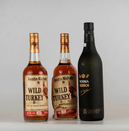 null Lot 3 Bts : 

2 Bts AUSTIN NICHOLS. Wild Turkey. Kentucky straight Bourbon Whisky,...